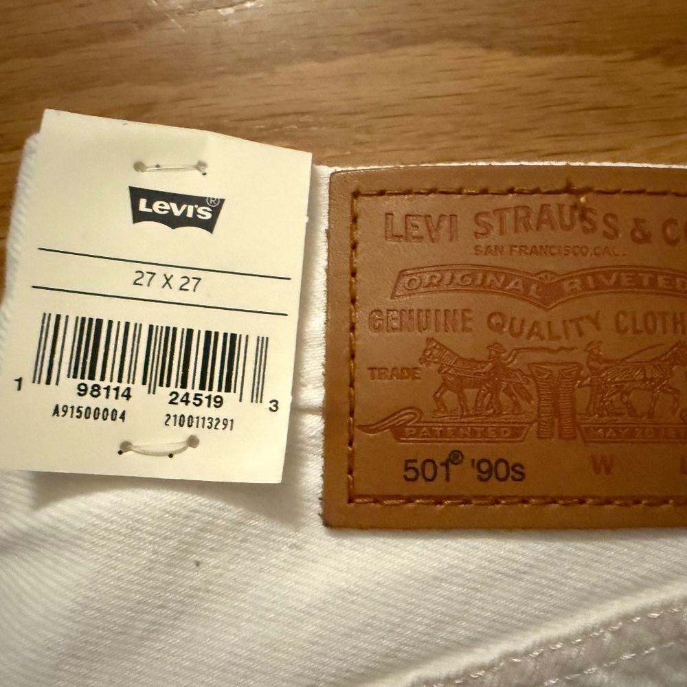 Levi’s 501 90s white jeans